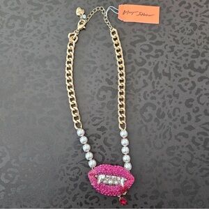 NEW Betsey Johnson Vampire Teeth Pearl Necklace (missing 1 blood drop stone)